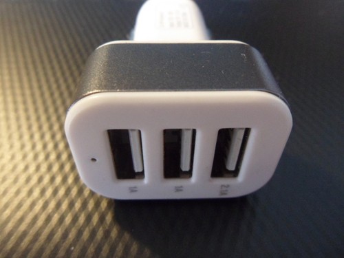 Case Logic 4.1 Amp USB Auto Ladegerät & Adapter mit 3 USB Ports weiß - Bild 2 von 4