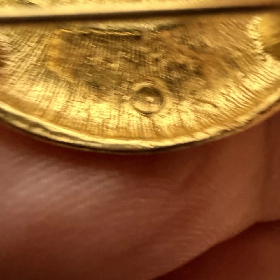 复古雅芳鱼子酱胸针/别针/扣 1980 年代 — 第 3/4 张图片