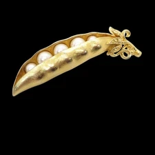 TRIFARI Signed peapod brooch faux pearl peas pea pod Pin 1990