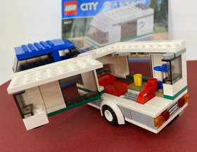 Lego 2017 ☆ City ☆ Recreation - Van & Caravan Set #60117 - Retired