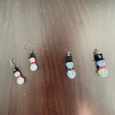Earrings 2 Pendants Beaded Snowman