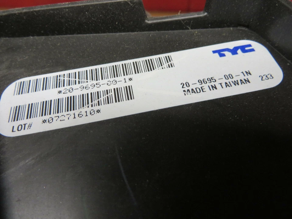 Faro derecho halógeno Dodge Charger 15 16 2015 2016 TYC BRILLANTE CLARO arañazos Foto 4 de 4