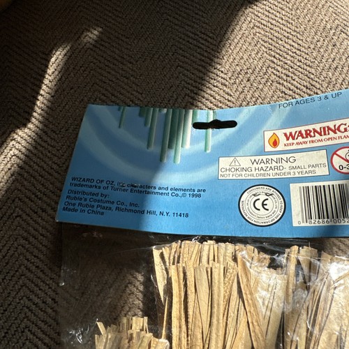 Scarecrow Straw Set The Wizard Of Oz Kit Costume Accessory Halloween New - Picture 3 of 4