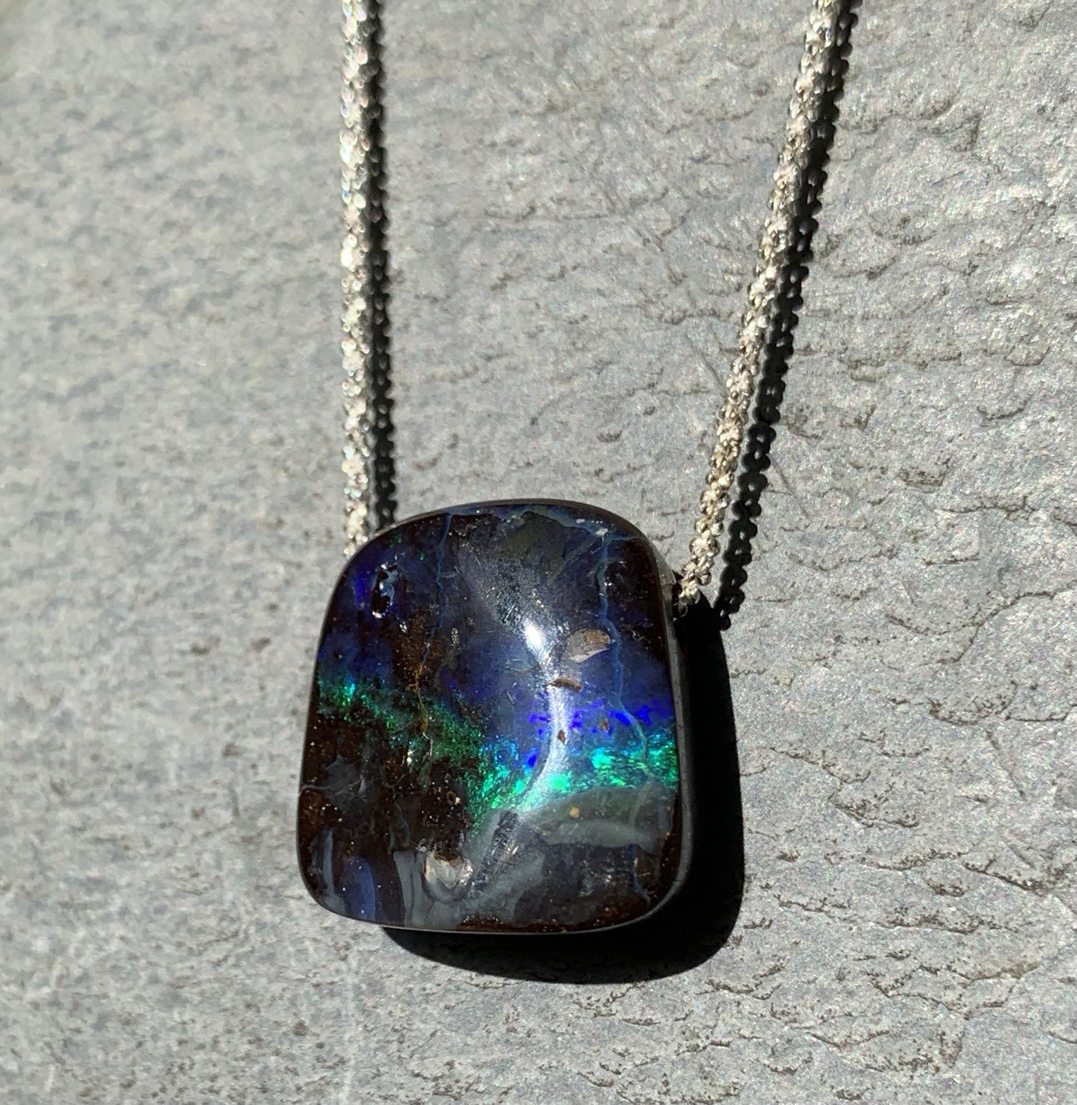 Collier opale boulder pour femme, bijou bohème chic en argent pour chaque occasion