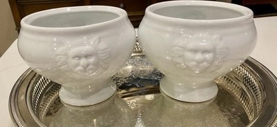 Sur La Table Set of 2 White Porcelain Stackable LIONS HEAD Soup Bowls Large