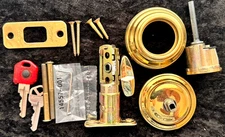 KWIKSET SINGLE ENTRY LOCK/DEAD BOLT w/two (2) KEYS MATCHING