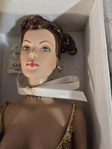 Tonner TYLER WENTWORTH 2004 PARIS FASHION DOLL BON ANNIVERSAIRE GOLD Limited - Picture 3 of 20