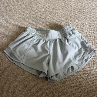 Lululemon Hotty Hot Low Rise Lined Shorts Size 4 light blue