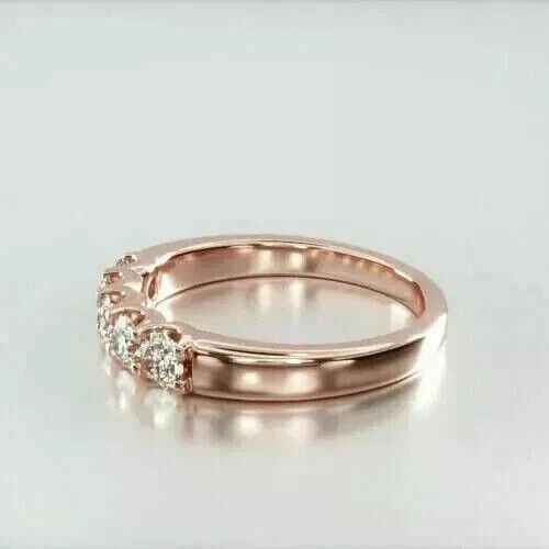 圆形切割模拟钻石令人惊叹的结婚戒指 14k 镀玫瑰金 — 第 4/4 张图片