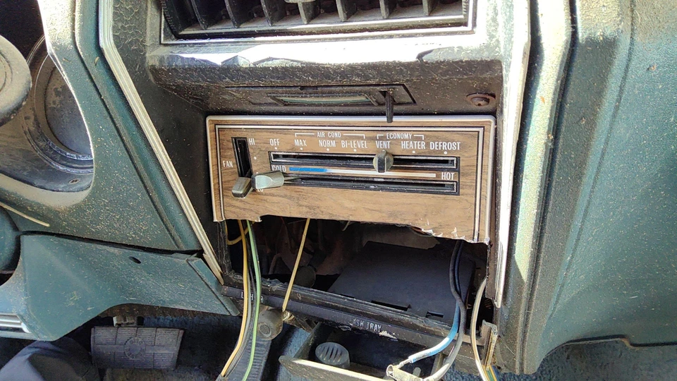 75 Cutlass Supreme Temperature Control Module Dash Heater Ac Head 2 Door Coupe - Image 2 of 4