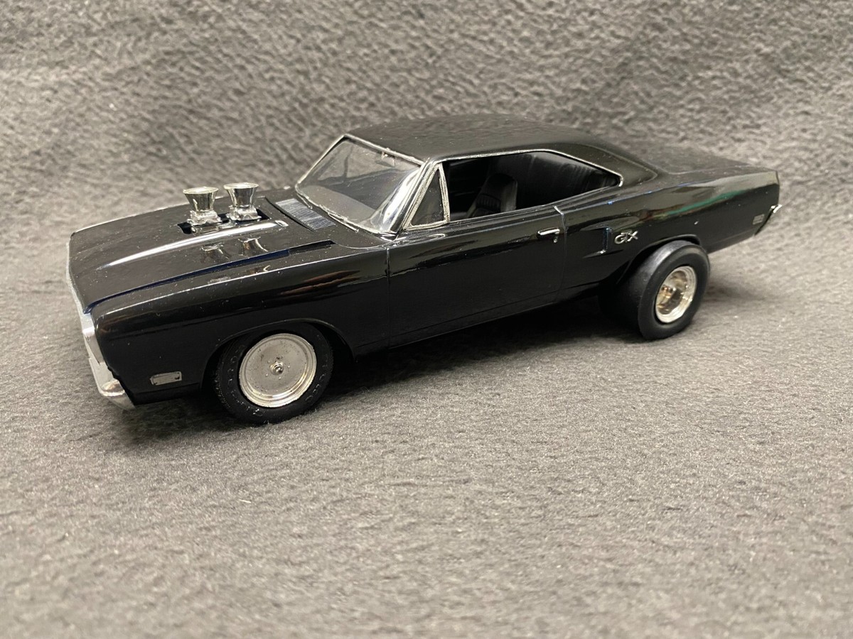 70 Plymouth GTX Pro Built Model Detailed Trim 1/25 440 Tunnel Ram
