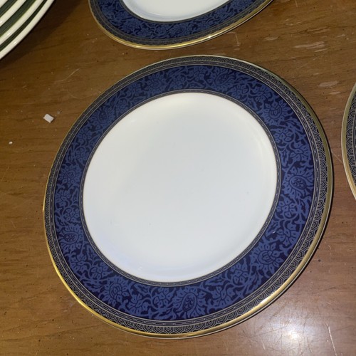 Royal Doulton Bone China English Brocade Blue Set of Four 6.5" Plates - Picture 3 of 11