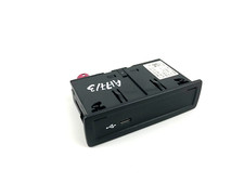 Mercedes Benz A Klasse W177 USB Steckdosenanschluss Port A2478203902