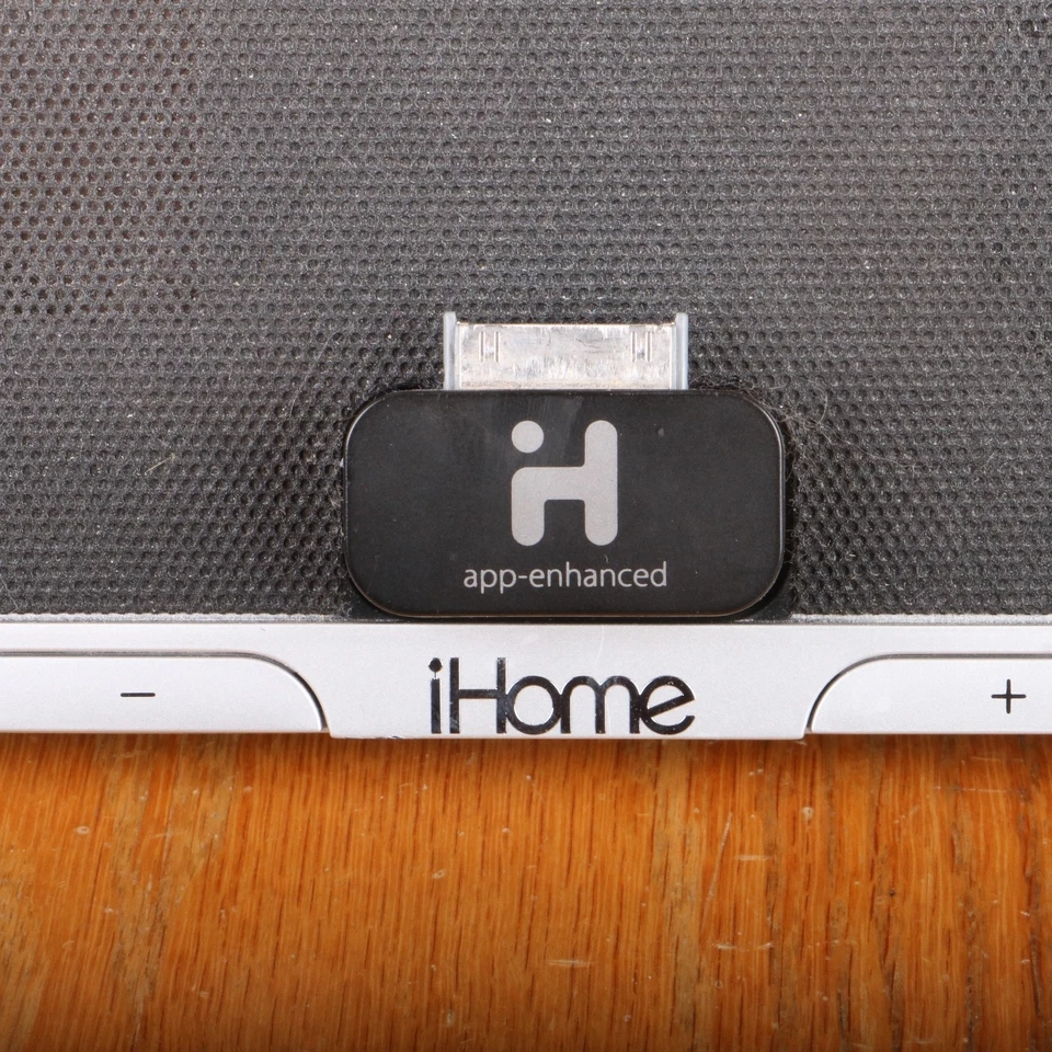 iHome VZ iA5 App-Enhanced Alarm Clock Speaker System for iPhone Dock Connector - Image 3 of 4