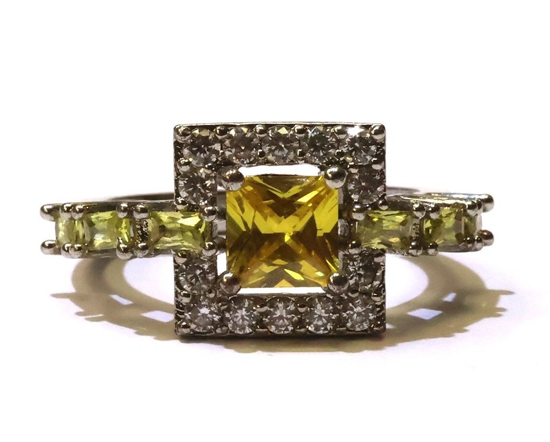 925 Sterling Silver Halo Yellow Tourmaline 3-Stone Gemstone Ring 4.7g SZ 7