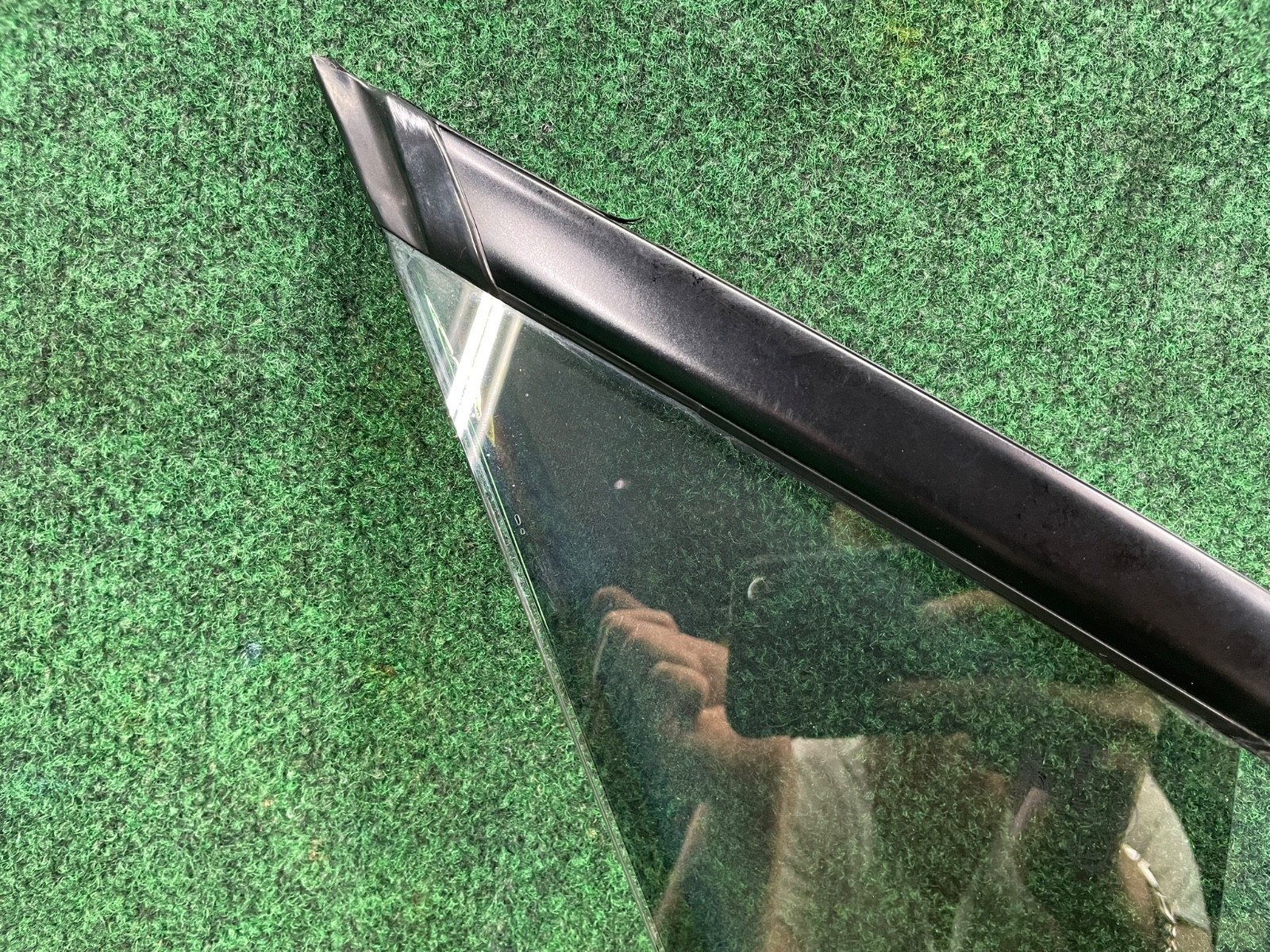 Bentley Continental GT 2003-2010 FRONT+LEFT Quarter glass