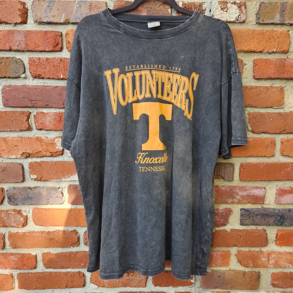 Tshirt University Of Tennessee Xl Stone Washed T Shirt Black With Orange Decal.  - Image 4 of 4