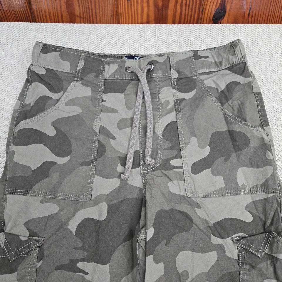 Pantalones Hollister para mujer medianos verdes camuflados holgados bolsillos de carga cordón pierna ancha Foto 3 de 4