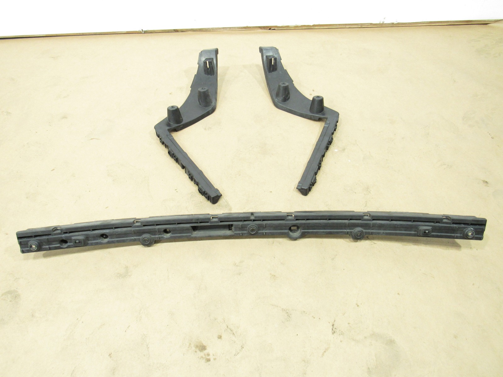 Maserati Levante Q4 2017 Rear Left Right Center Bumper Bracket Mount 16-24>#3