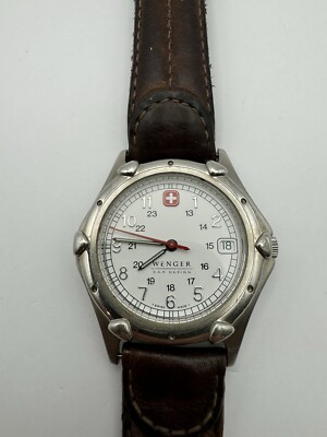 Swiss Army Wenger 100M SAK Design Women display picture 1