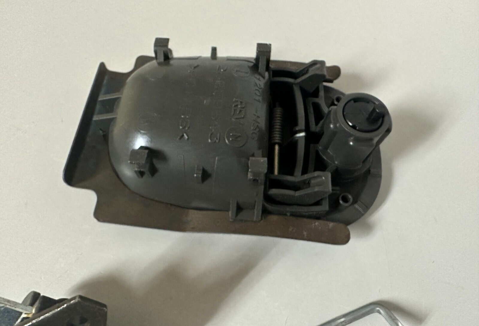 20022005 Chevy Trailblazer Glove Box Latch Glovebox Compartment Dark