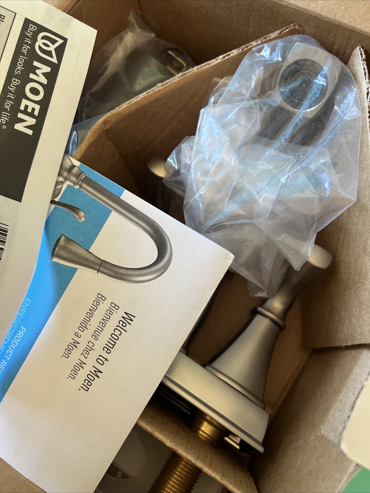 MOEN Hensley 4 in. Centerset 2Handle Bathroom Faucet Spot Resist