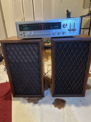 Vintage Hi-Fi , Rare Realistic, STA 220 With Matched November 8 Speakers ￼