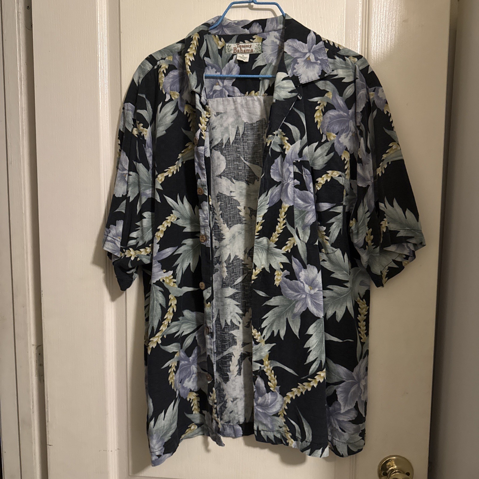 Tommy Bahama Men's M Tropical Flowers Navy Blue 100% Silk