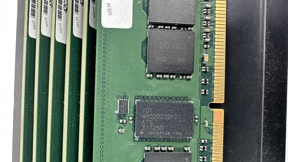 1x 128GB 4ZC7A15125 DDR4 3200MHz TSV 3DS ECC RDIMM Memory Lenovo 1S4Rx4 - Image 3 of 4