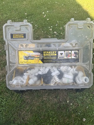 Stanley Fat Max Organizer 10 Fächer, tief voll mit verschiedenen Sanitär-Bits