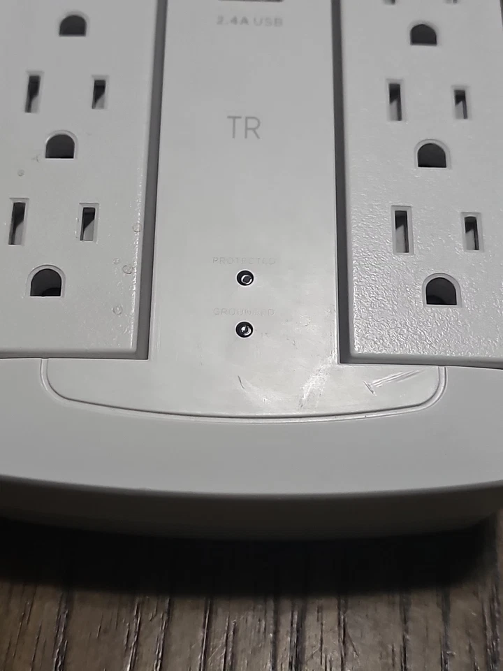 CyberPower P6WSU Wall Tap Surge Protector - Image 3 of 4