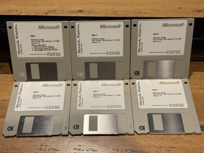 Microsoft Windows v 3.1 - Vintage 1992 on 3.5'' HD Disks (6)