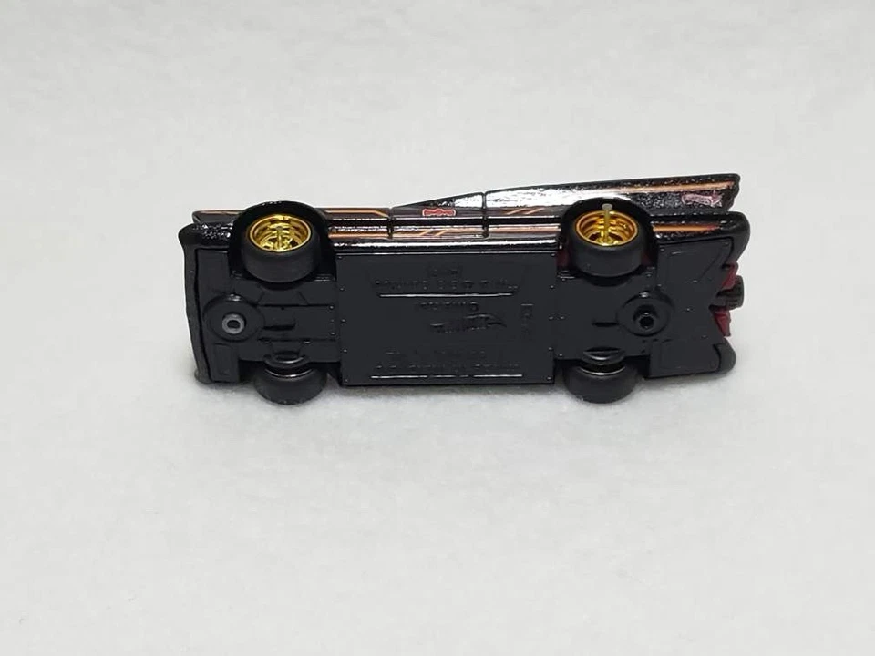 Hot Wheels Walmart-Exclusive (Unspun) Classic Series Batmobile - Image 3 of 3