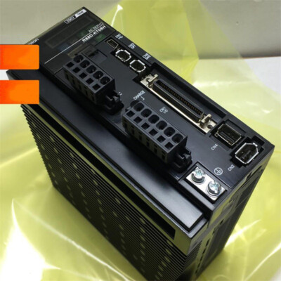 オムロン　ACサーボドライバー　R88D-KT08H NEW Omron R88D-KT08H AC Servo Driver One FAST Shipping R88DKT08H