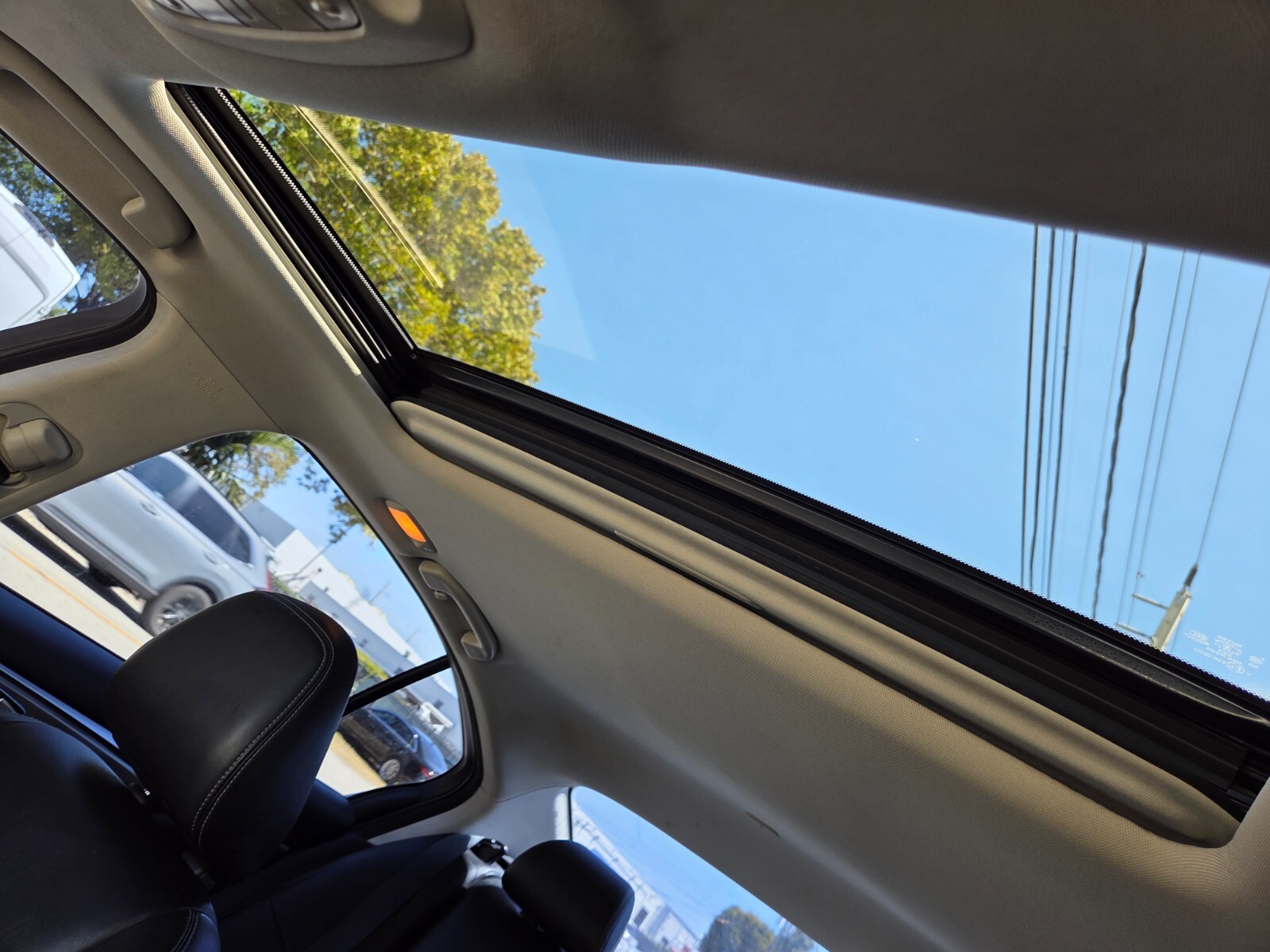 Infiniti Q50 - Image 25