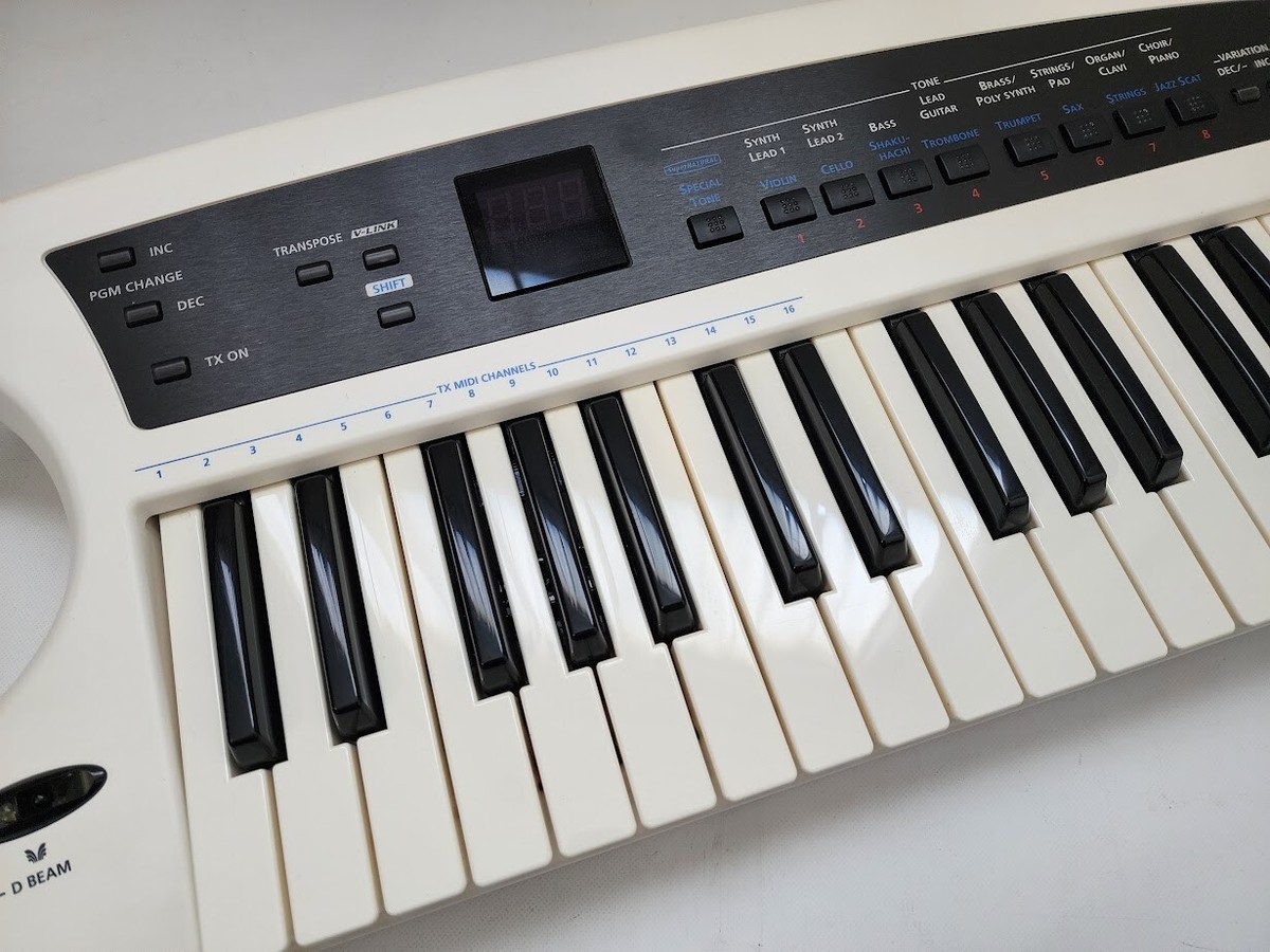 ほ*る様 AX-Synth ホワイト シンセサイザー Roland AX-Synth white Synthesizer in Very Good condition | eBay