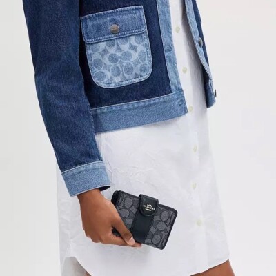 Coachメンズ　ビジネスショルダー紺 NWT Coach CU987 Medium Corner Zip Wallet Jacquard/Gold/Navy