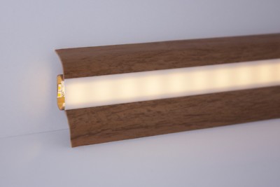2,5 m Sockelleisten für LED Stripes Kabelkanal inkl. Montagematerial! 14 Farben!