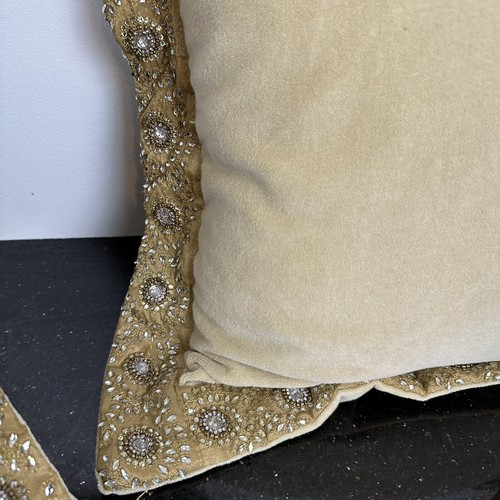 Throw Pillow Tahari Home Gold Silver Beaded Decorative Square Shams 19” Set Of 2 - Picture 8 of 14