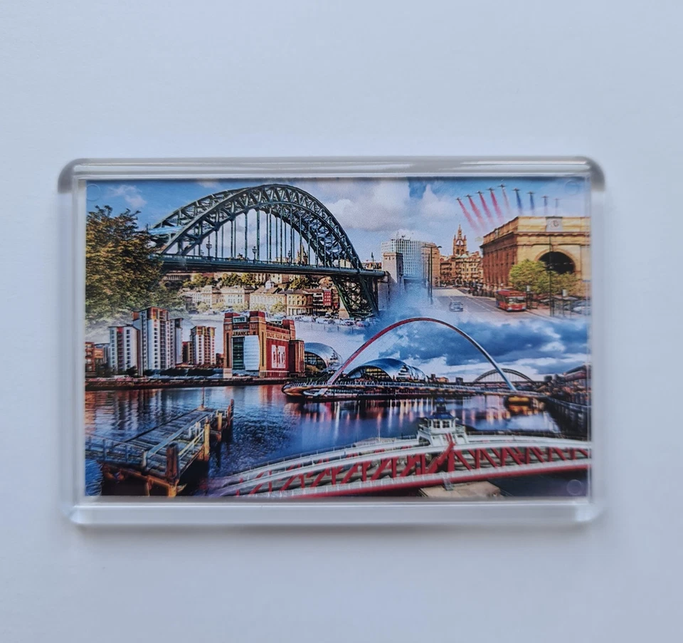 THE TYNE BRIDGES RED ARROWS NEWCASTLE UPON TYNE FRIDGE MAGNET