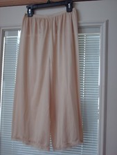 Ladies Cabernet Beige Capri Length Nylon Liners Elastic Waist Lace Hem Sz S NWT