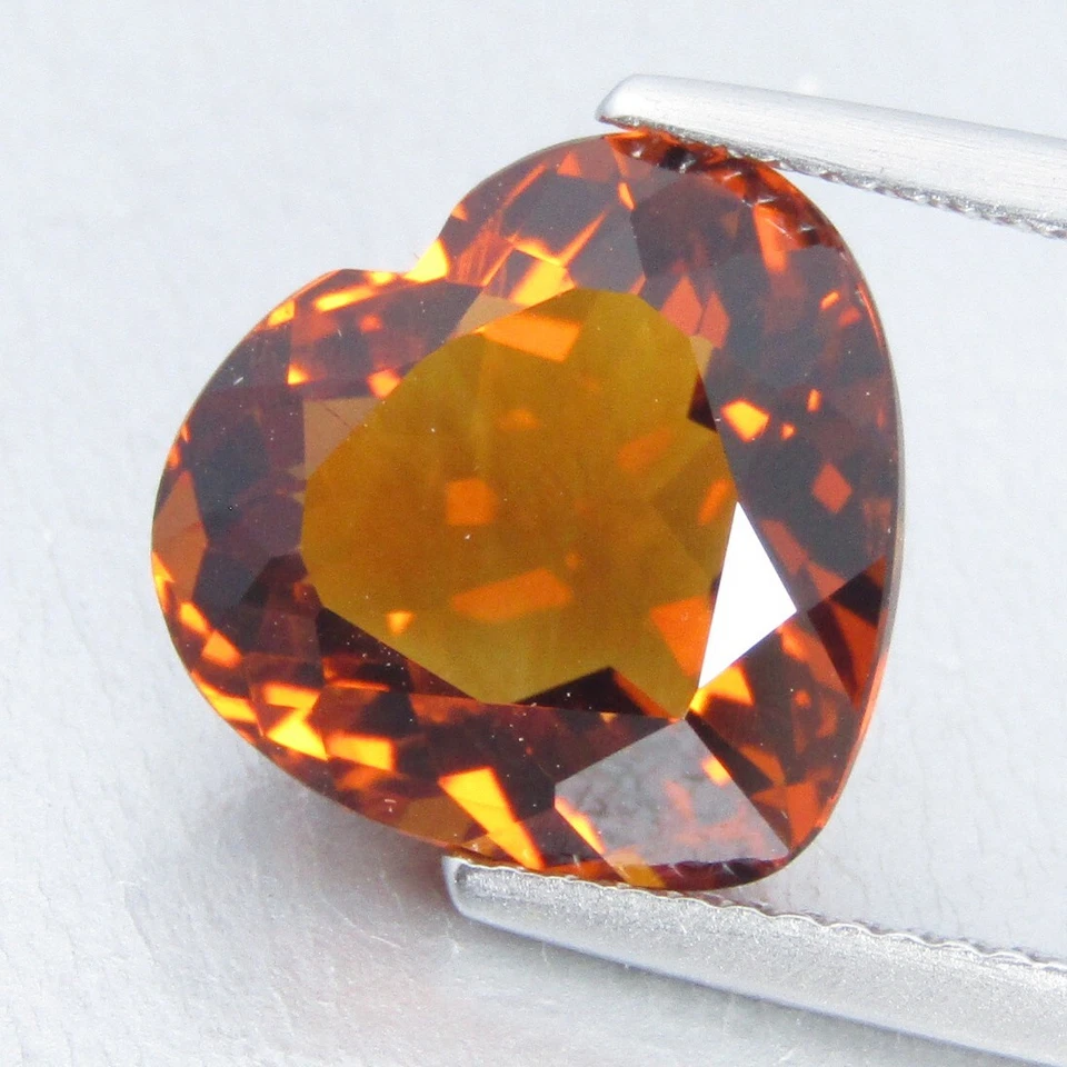 Piedra preciosa suelta en forma de corazón citrino Madeira 100 % natural de 4,24 quilates Foto 4 de 4