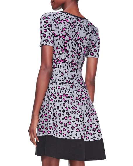 Esaurito $395 splendido abito maglione Kate Spade Cyber stampa leopardo e ghepardo M