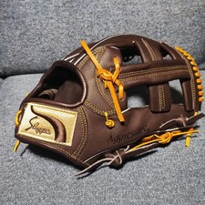 Kubota Slugger KSN-BR2 Softball Glove Infielder New Unused