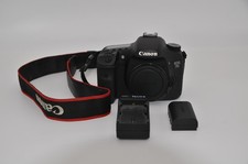 Canon EOS 7D 18MP Digital SLR Camera Body shutter count 11,028