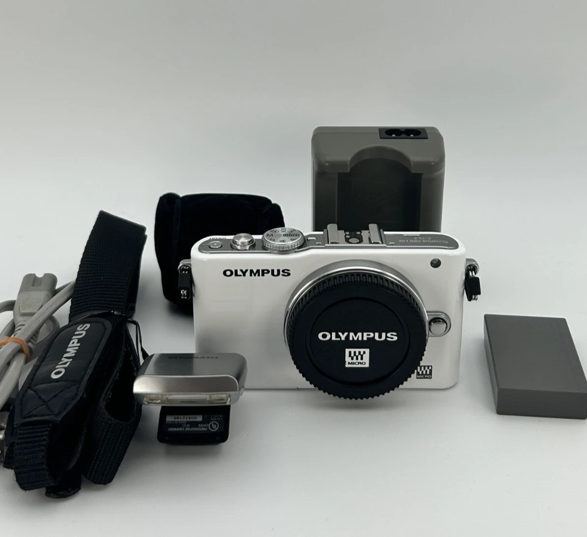 Цифровые фотоаппараты Olympus PEN Lite E-PL3 Olympus PEN