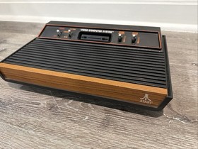 Atari 2600 Model CX-2600 A &mdash; Tested & Working