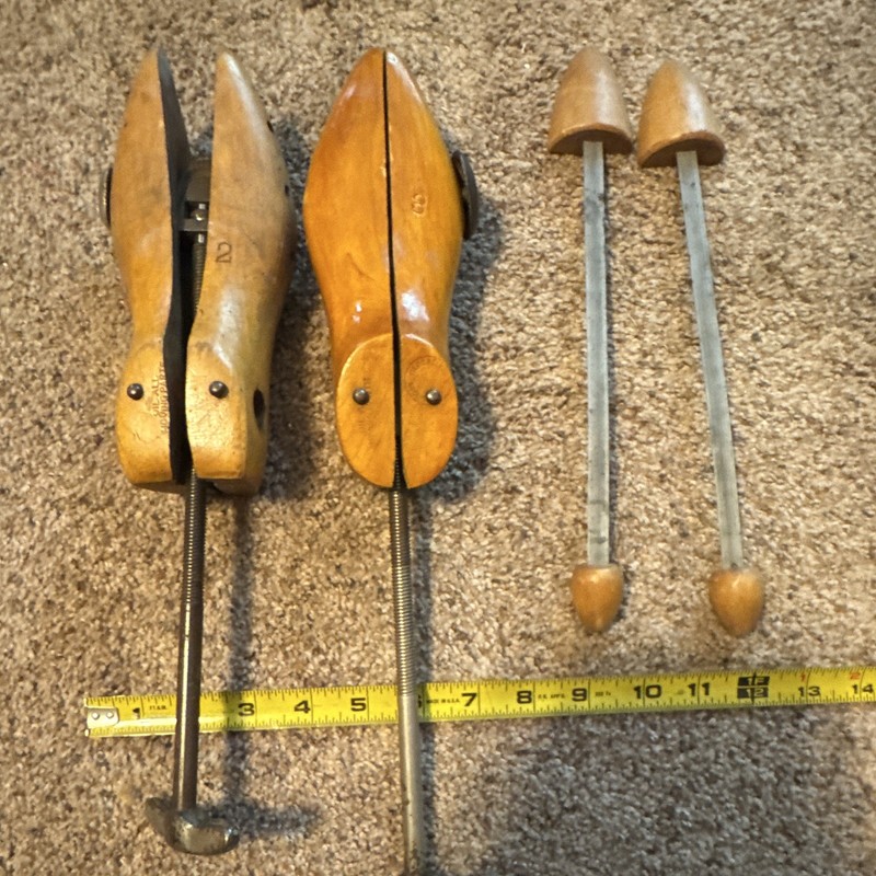 Mallory Wood Shoe Trees Stretchers, Metal Screw Split-Toe Forms, Lot of 4