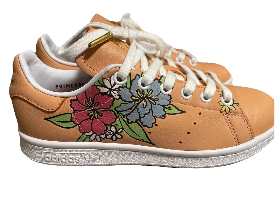 Stan Smith Primegreen Floral Adidas Women’s Size 5.5 - Image 2 of 4