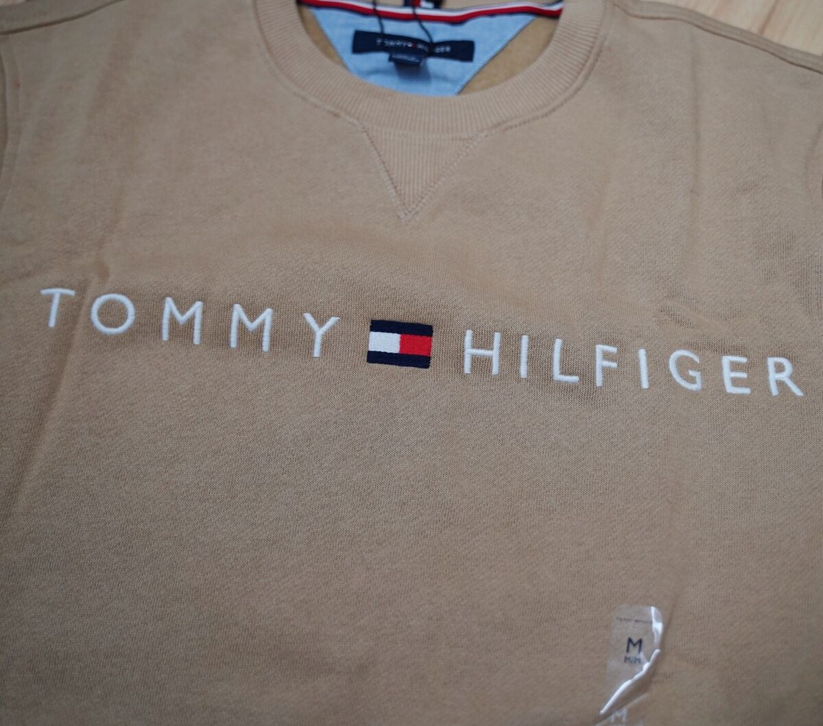 NWT Men's Tommy Hilfiger Crew Neck Essential Logo Pullover Sweater  Sweatshirt